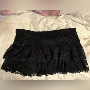 Lacey Edikted mini skirt